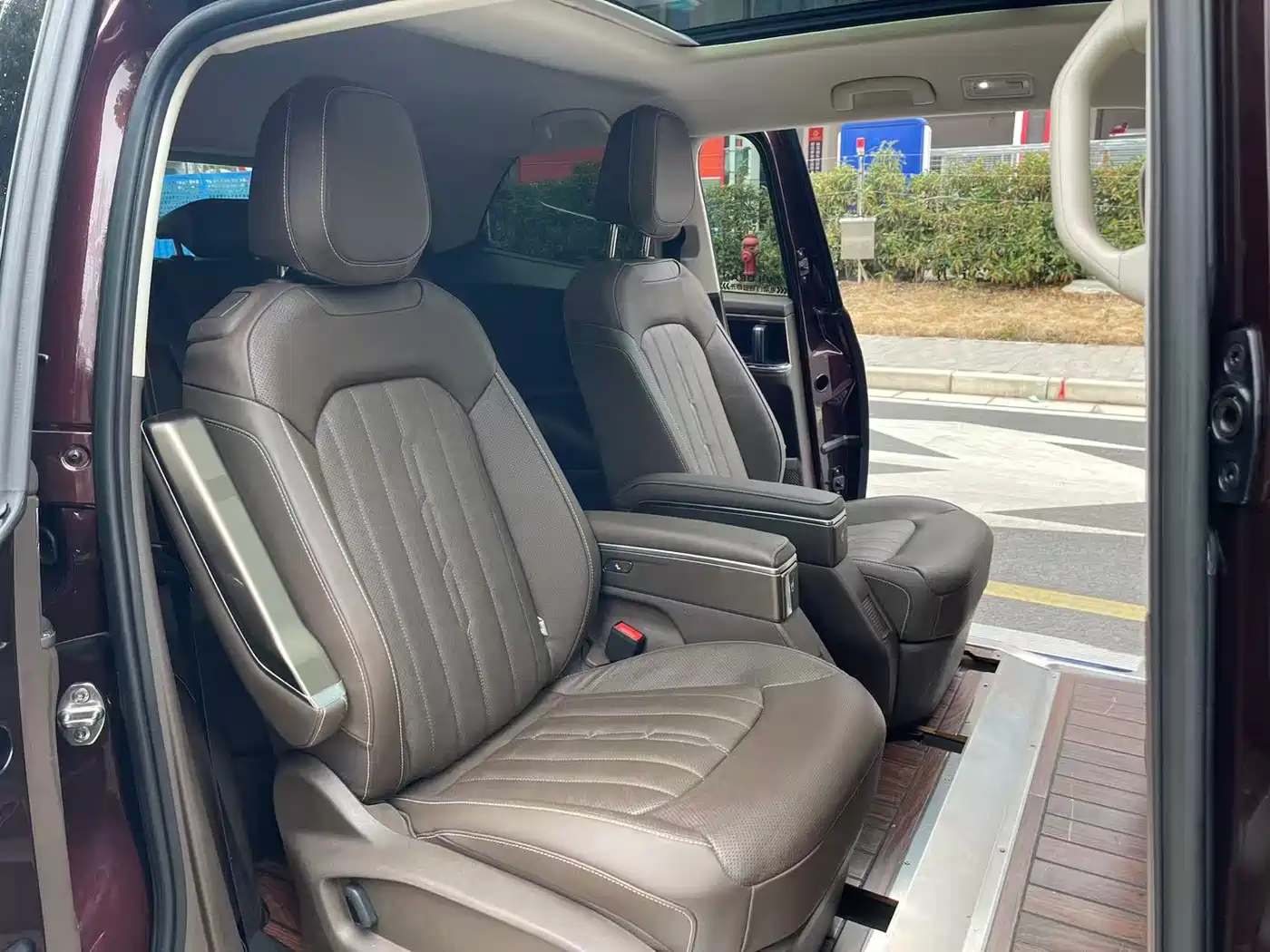 Volkswagen Viloran 2020 330TSI Luxury Edition фото 15