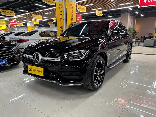 MERCEDES-BENZ GLC