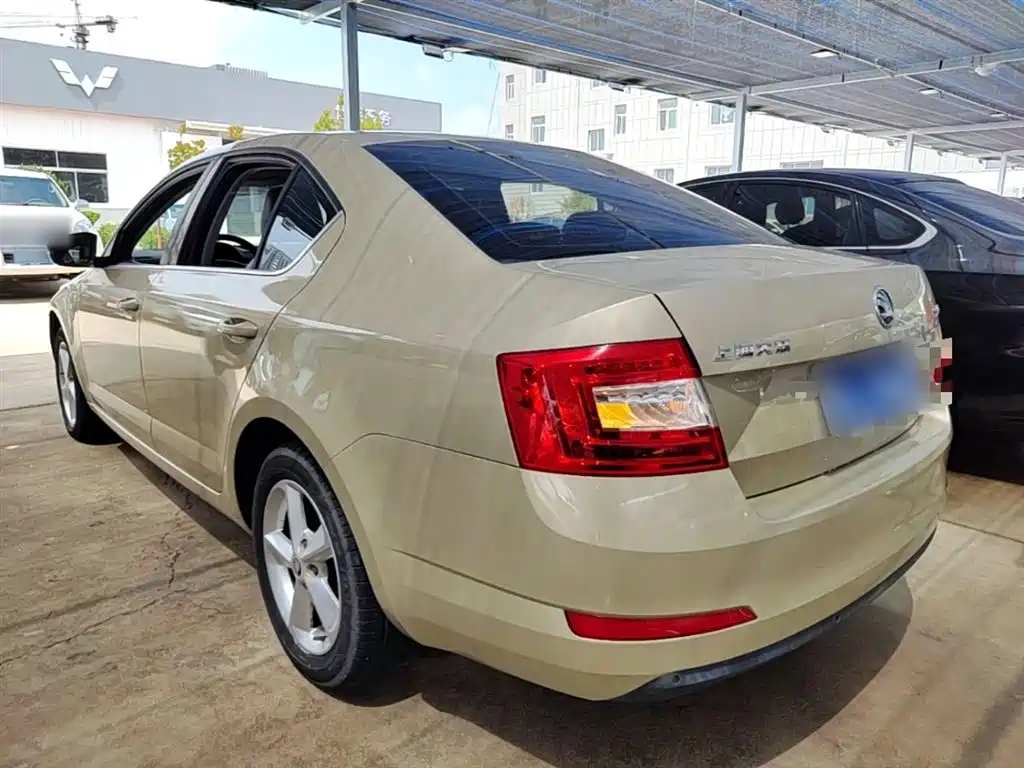 Škoda Octavia 2015 1.6L Automatic逸杰版 фото 5