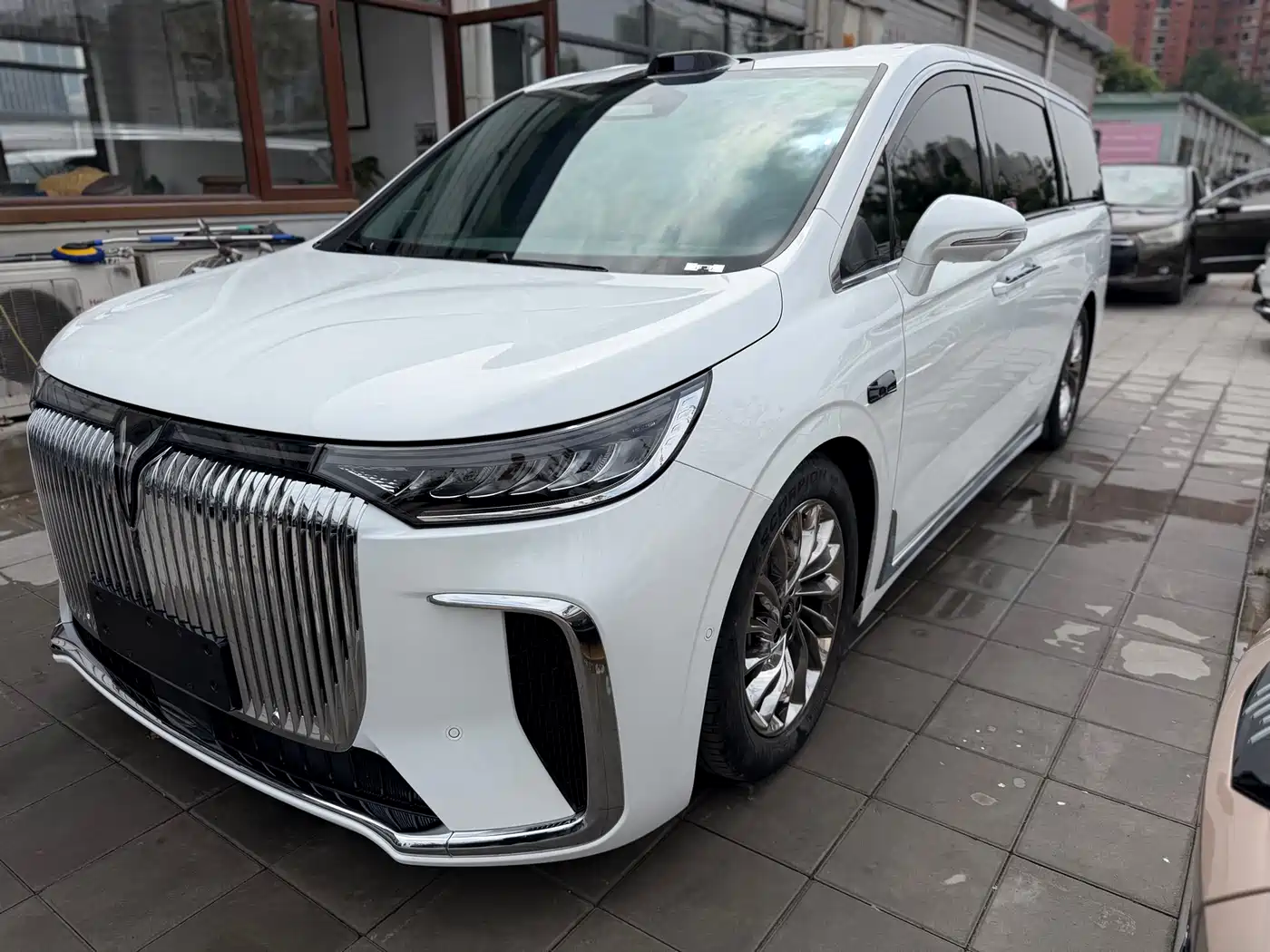 Voyah Auto Voyah Dreamer 2025 PHEV AWD Flagship Qian Kun Edition