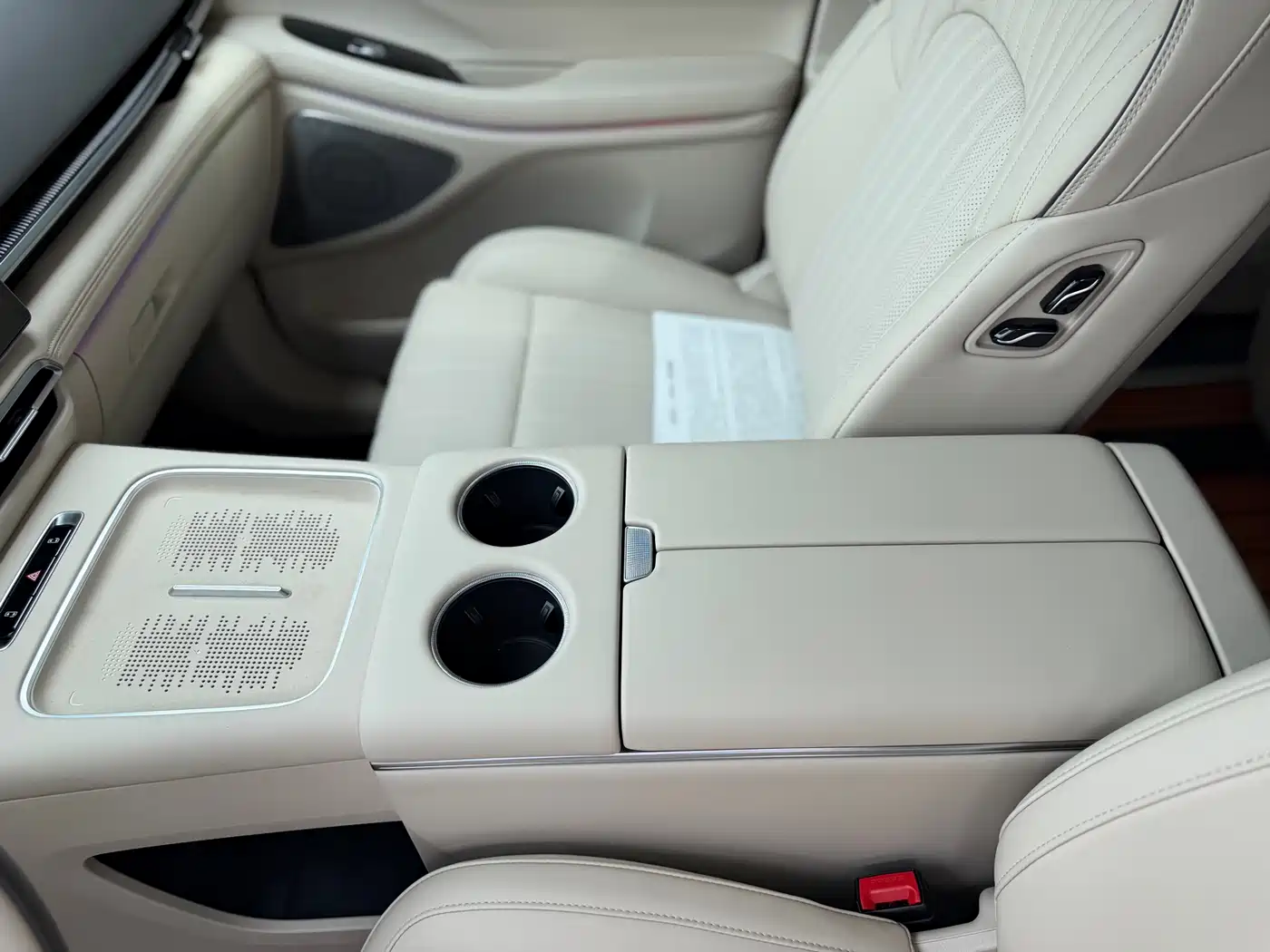 Voyah Auto Voyah Dreamer 2025 PHEV AWD Flagship Qian Kun Edition фото 6