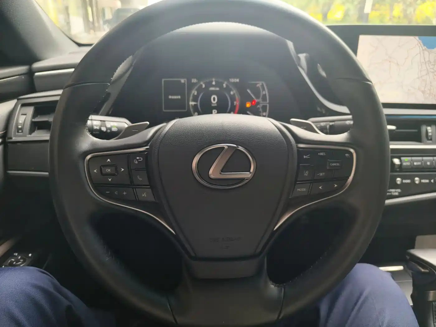 Lexus ES 2023 200 Excellence Edition фото 8