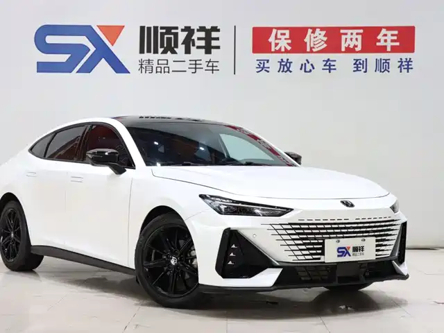 Changan UNI-V 2022 1.5T Premium Model — фото 3