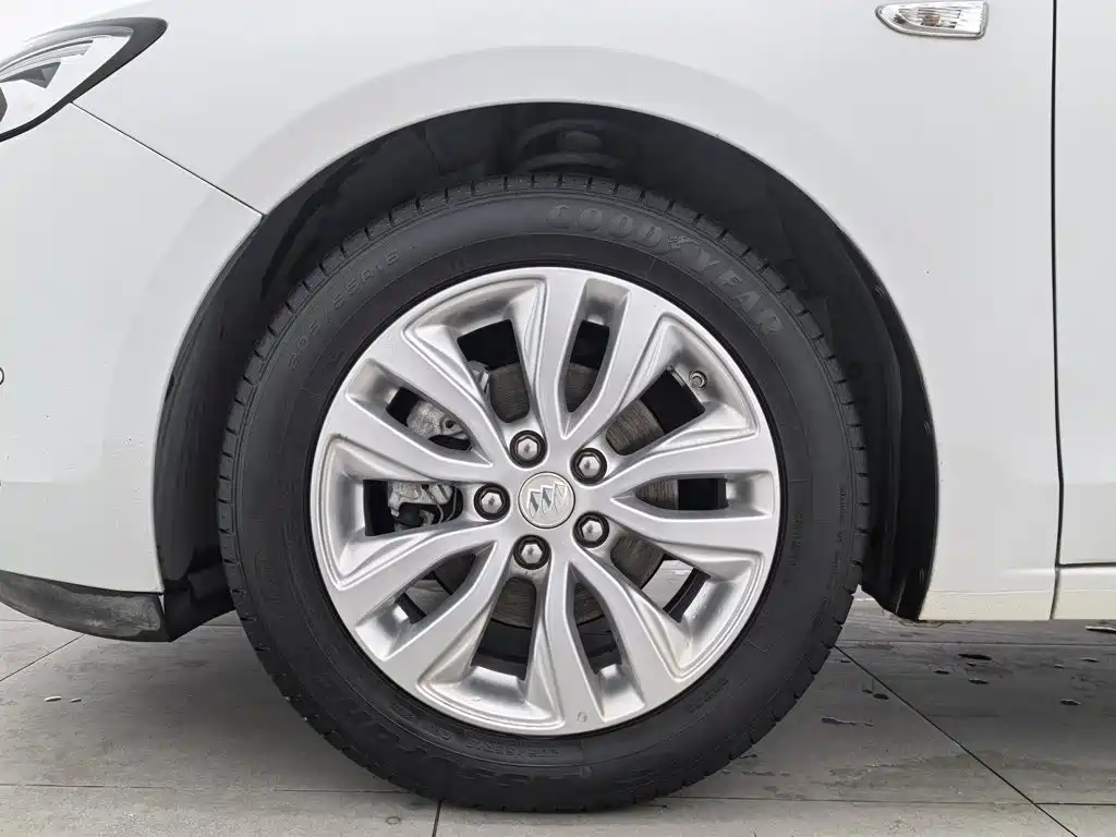 Фото 17 - Buick Excelle