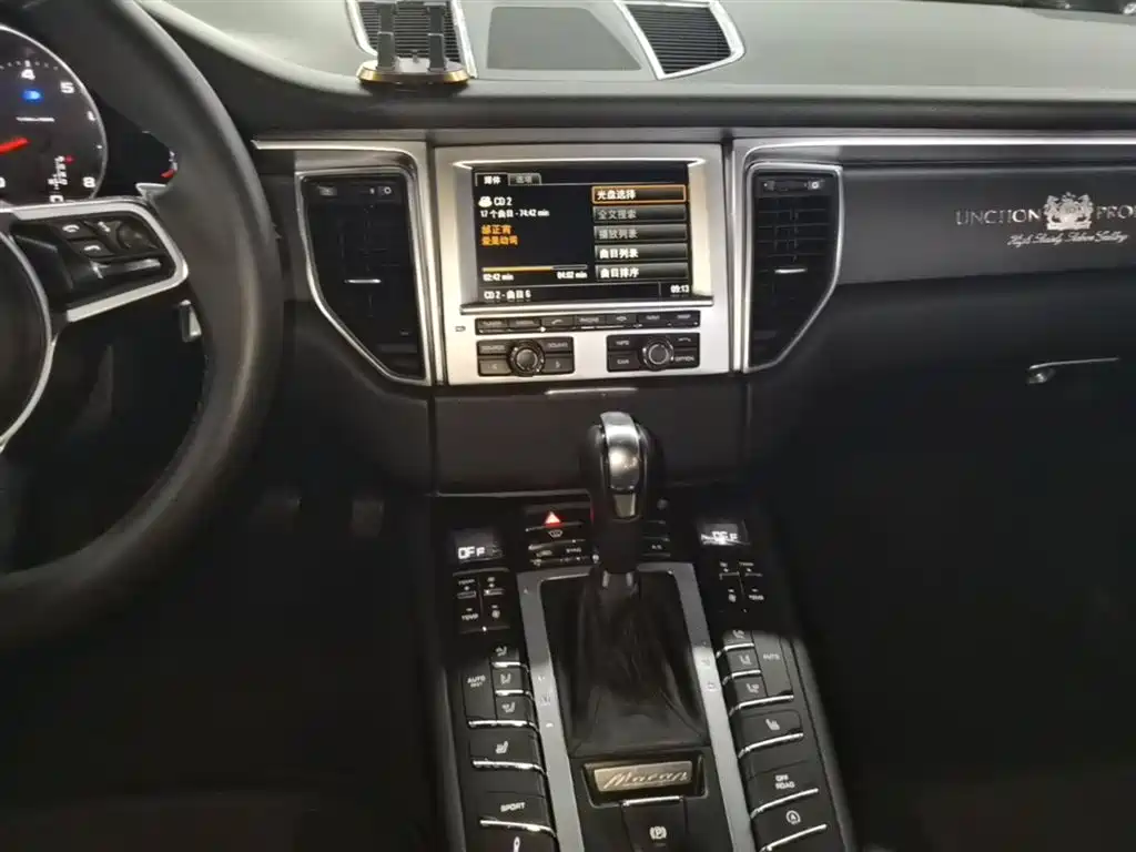 Porsche Macan 2014 Macan 2.0T фото 13