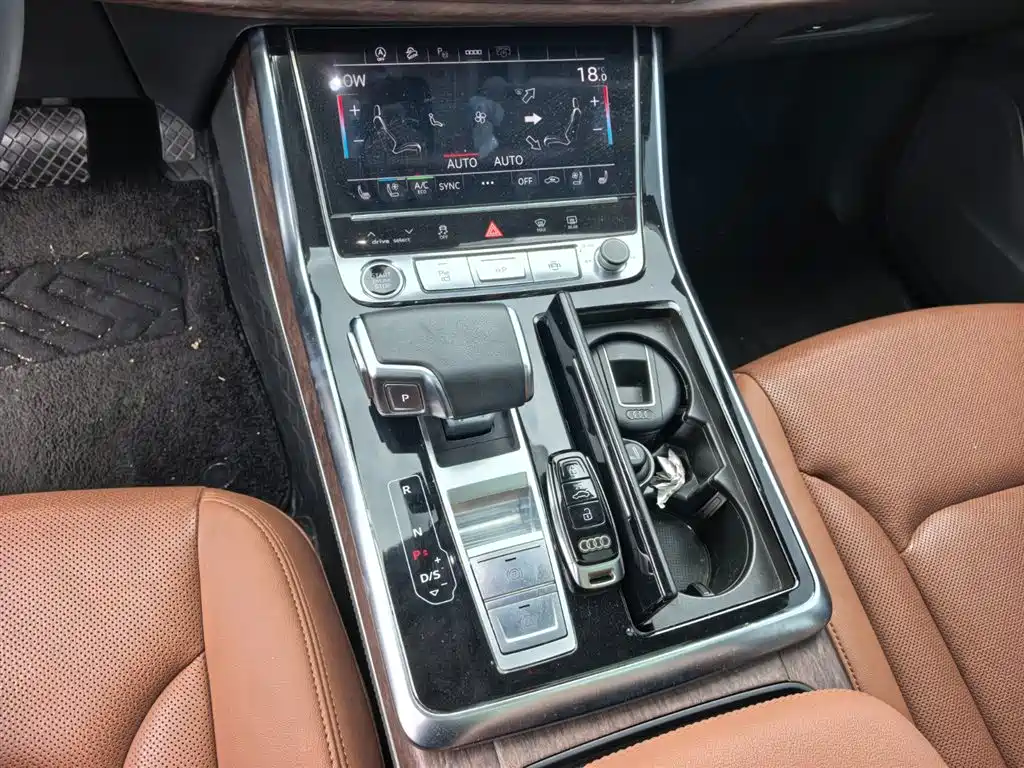 Audi Q7 2024 45 TFSI quattro S line Sport фото 15