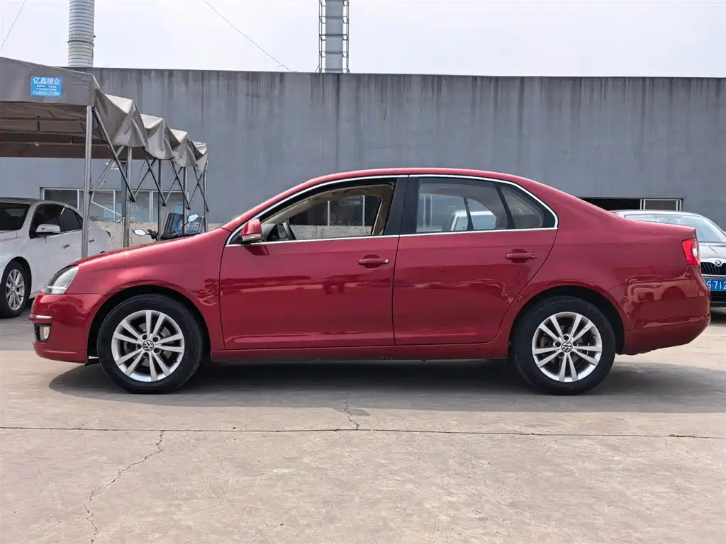 Volkswagen Sagitar 2011 1.6L Auto Comfort фото 7