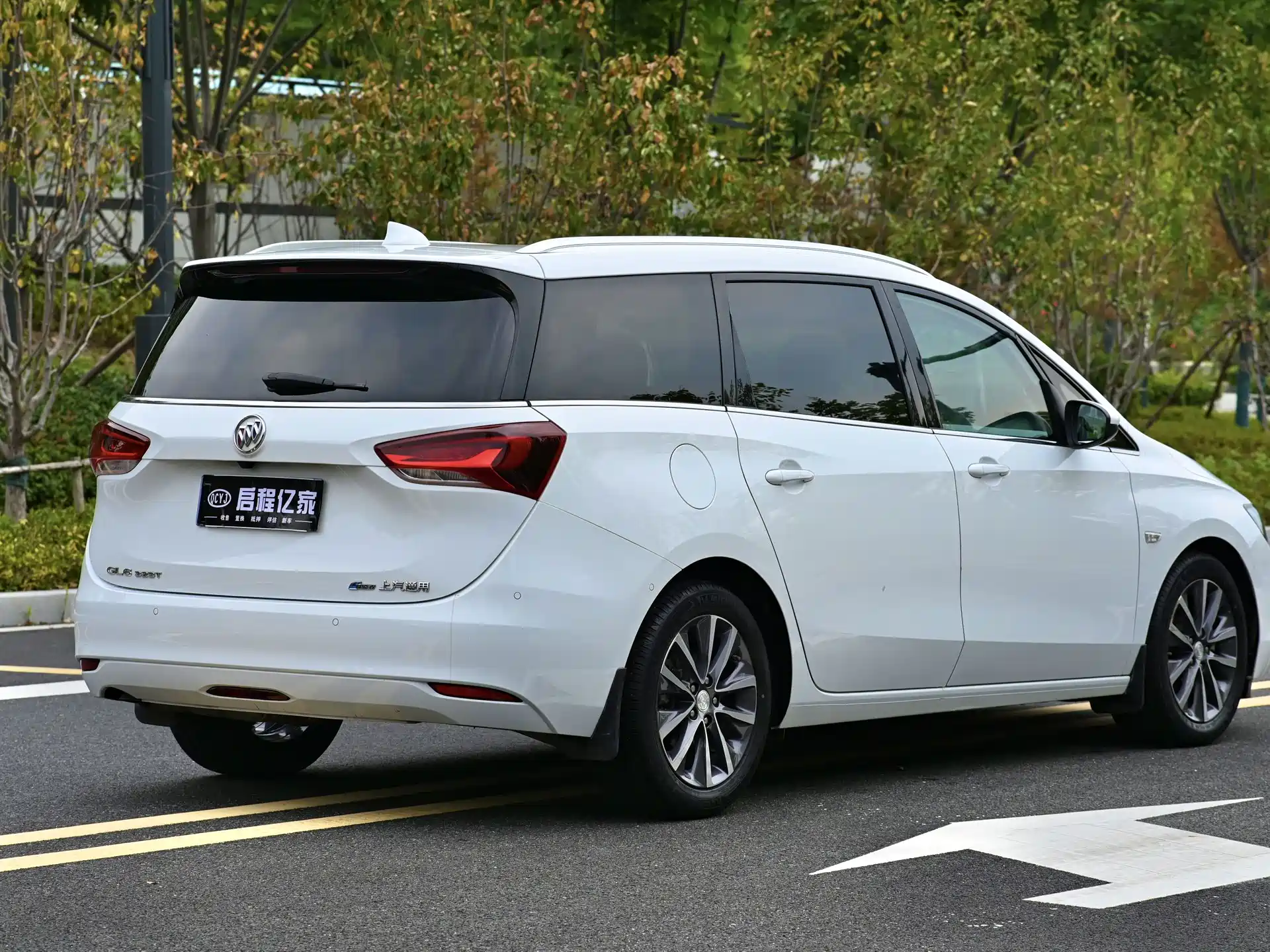 Фото 14 - Buick GL6
