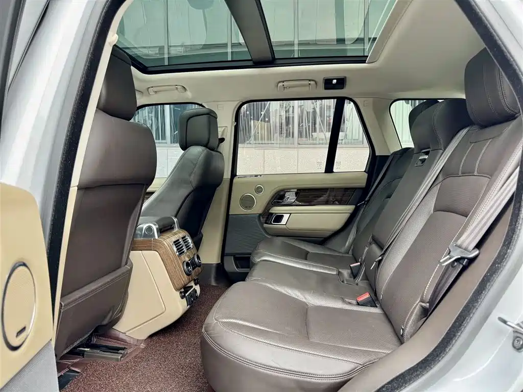Land Rover Range Rover 2018 3.0 SC V6 Vogue Heritage Edition фото 22
