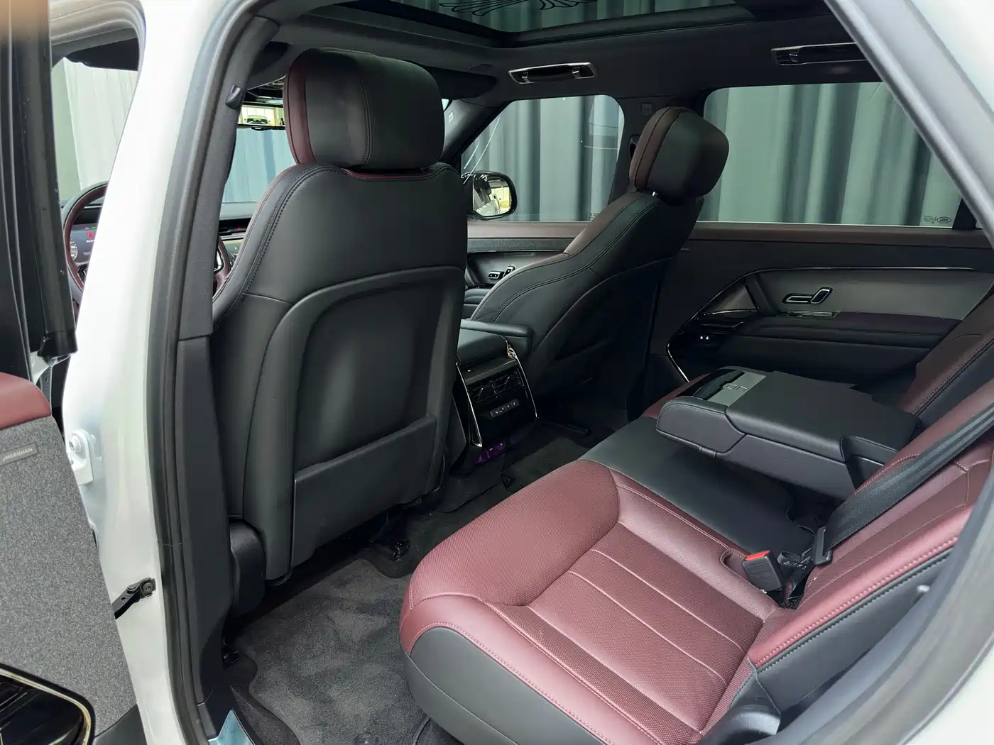 Land Rover Range Rover Sport 2025 400PS Dynamic SE фото 7
