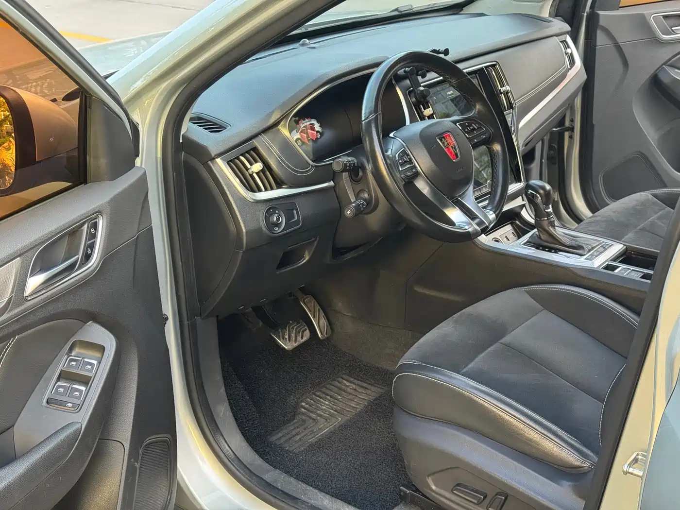 ROEWE RX5 NEW ENERGY