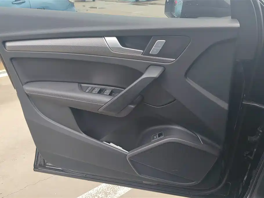 Audi Q5L 2023 40T Luxury Dynamic фото 7
