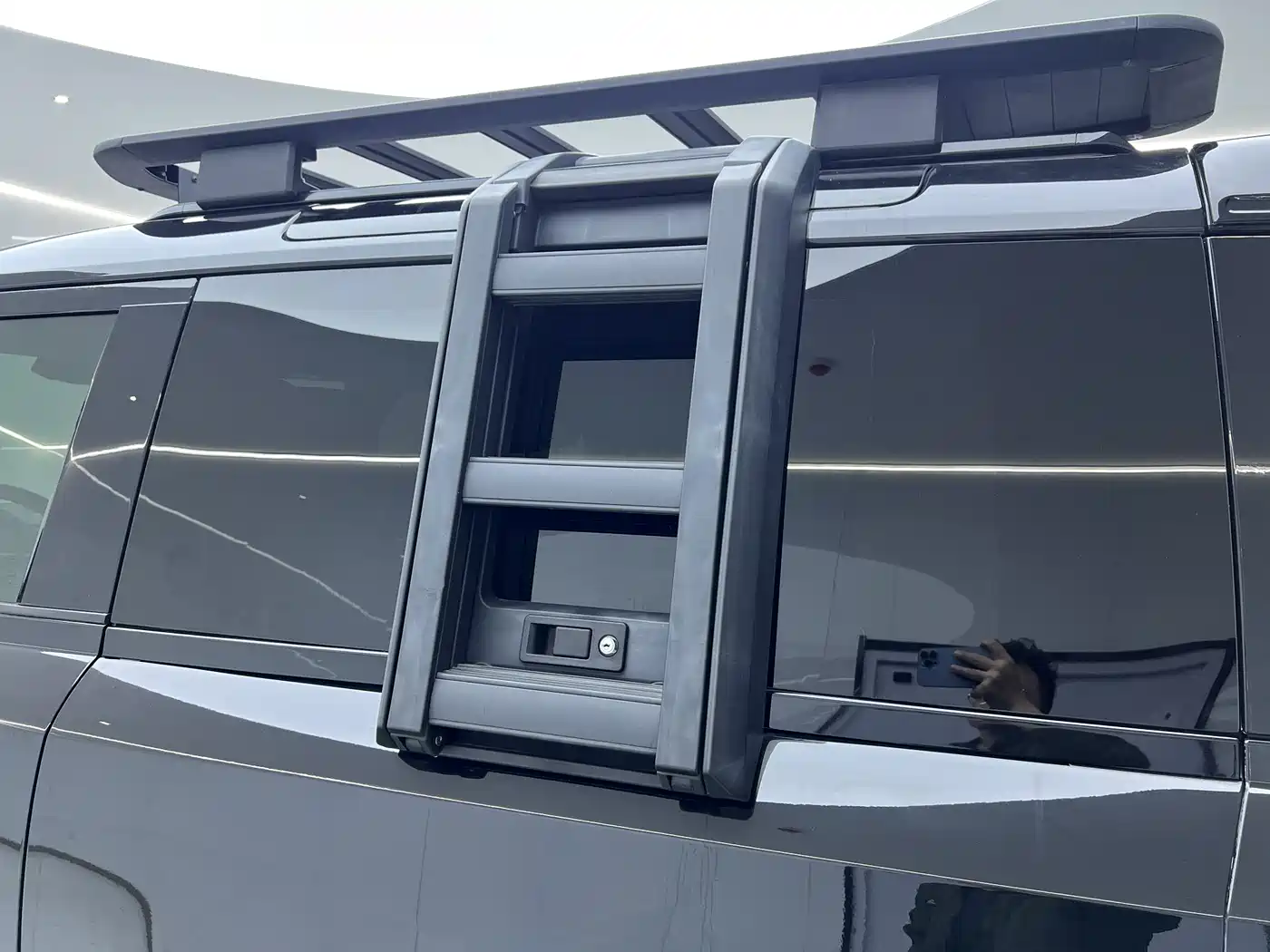 Land Rover Defender 2023 Facelift 90 3.0T P400 XS фото 29