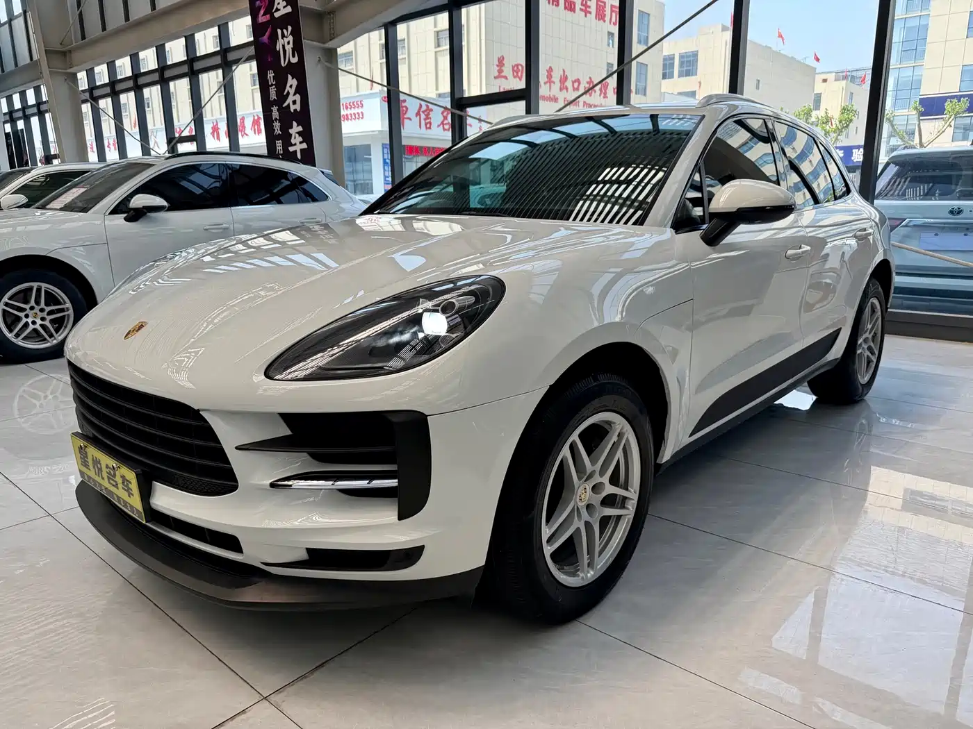 Porsche Macan 2018 Macan 2.0T фото 2