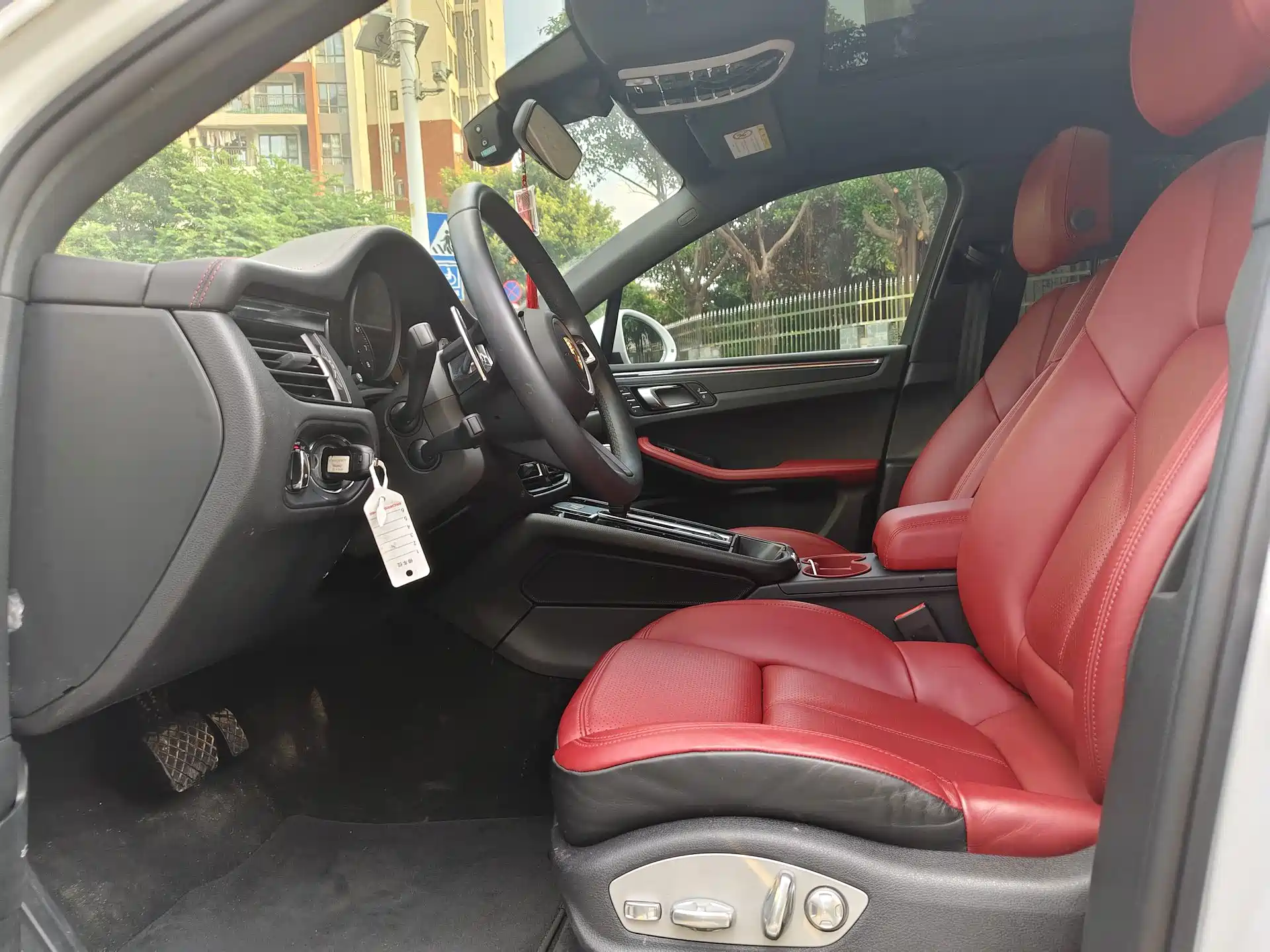 Photo 9 - Porsche Macan