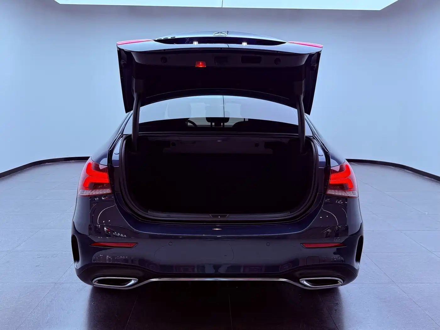 Mercedes-Benz A-Class 2019 Facelift A 200 L Sports Sedan фото 27