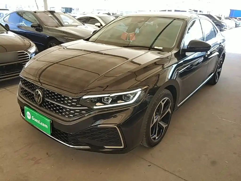 Volkswagen Passat 2024 380TSI Starlight Luxury Edition фото 2