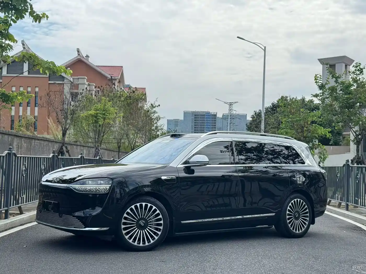 AITO Wenjie AITO M9 2024 Extended Range Ultra 42kWh 6-Seater