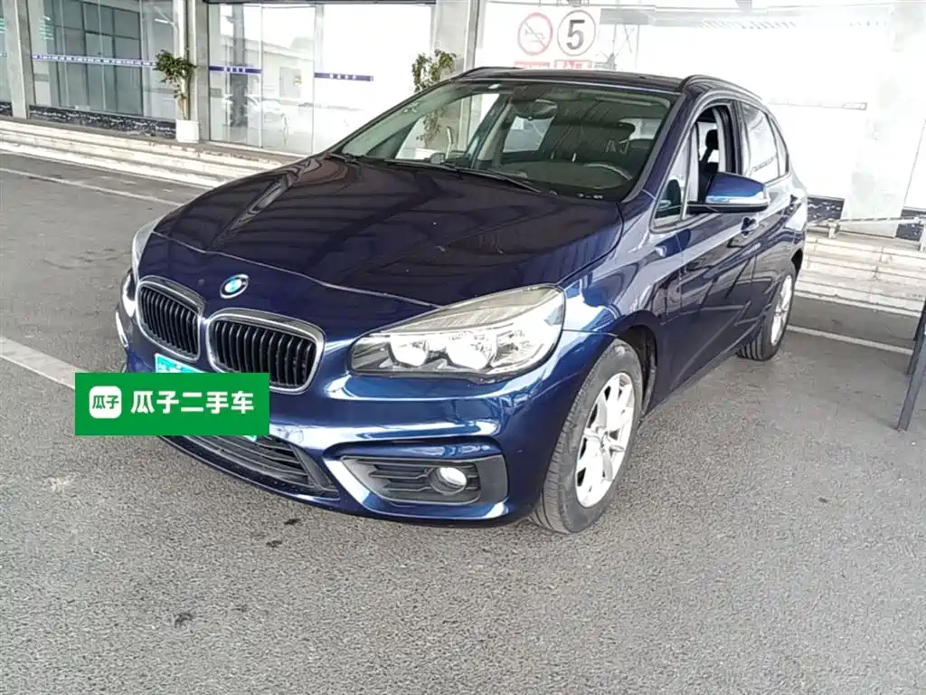 BMW 2 Series Touring 2016 218i Fashion Model фото 3