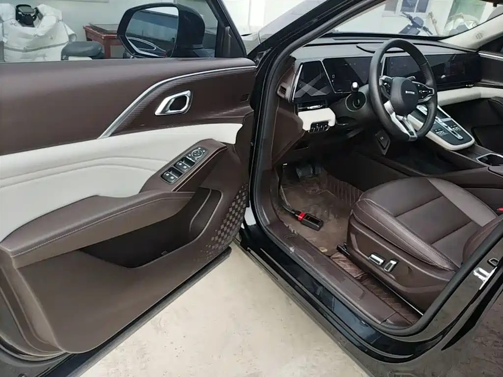Haval Xiaolong MAX 2023 1.5L Hi4 105 4WD Pilot Edition фото 12