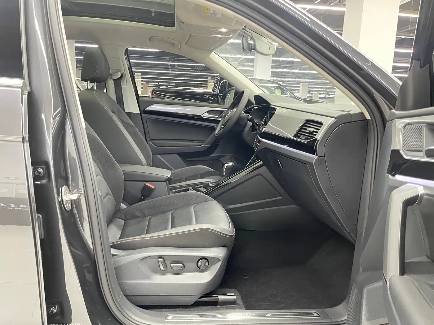 Volkswagen Tayron 2022 280TSI 2WD Luxury Smart Connect Edition фото 14
