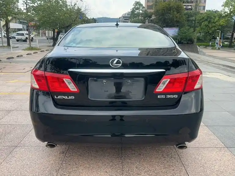Фото 5 - Lexus ES