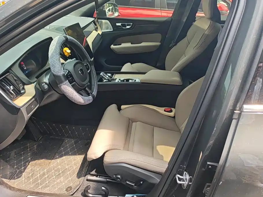 Volvo XC60 2026 2026 Model B5 AWD Premium Luxury