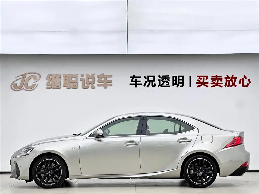 Lexus IS 2017 300 F SPORT фото 3