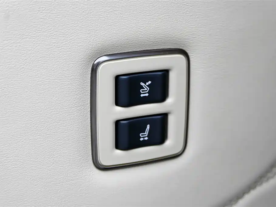 Toyota Vellfire 2024 Crown Hybrid 2.5L Executive Premium Edition фото 37