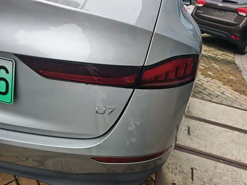 Фото 8 - Roewe D7