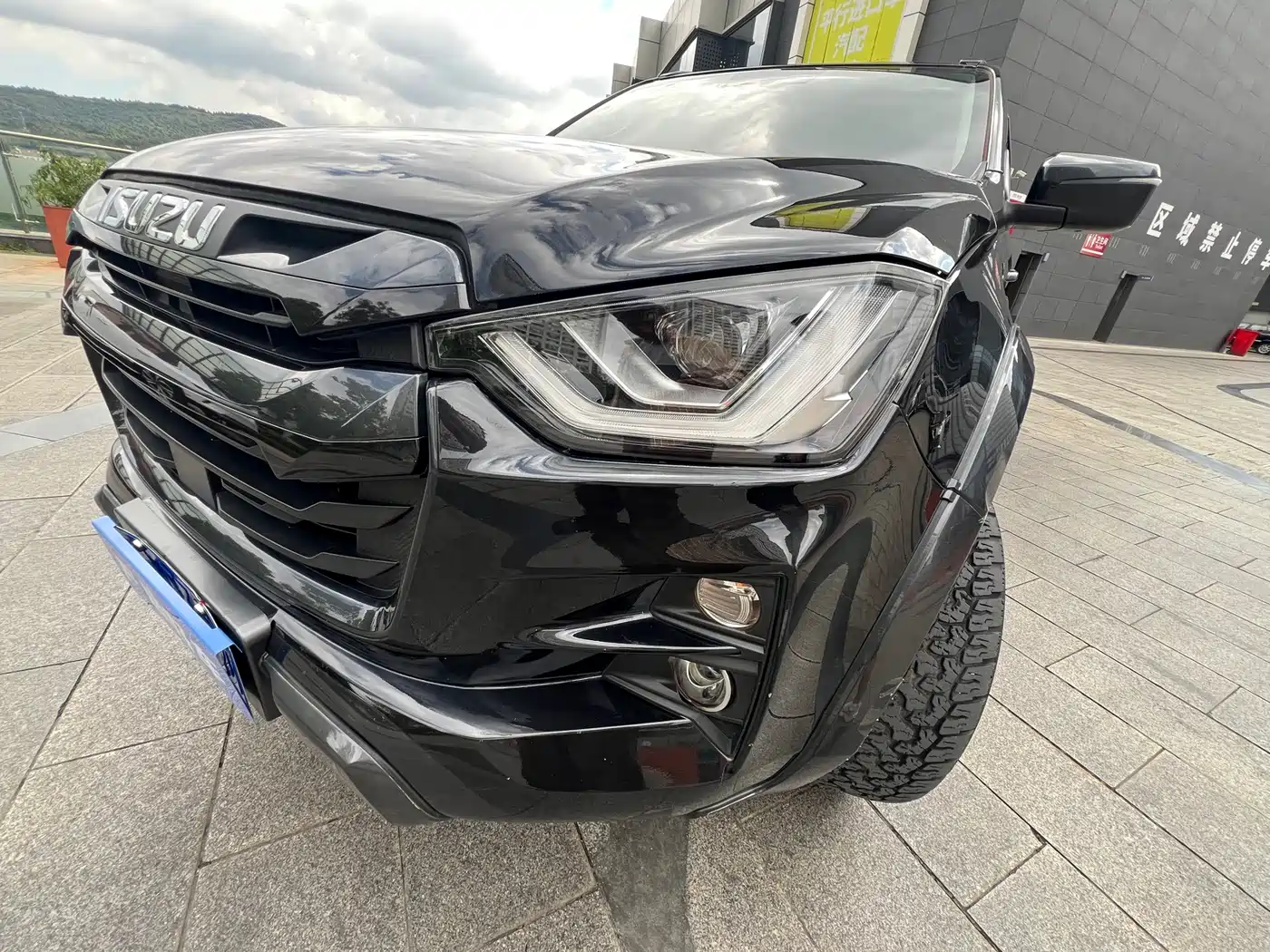 Isuzu D-MAX 2023 2023 1.9T Automatic 4WD V-CROSS Comfort Leader