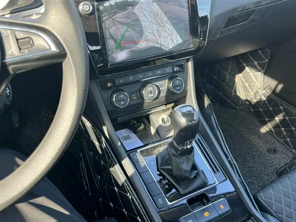 Škoda Superb 2018 TSI330 DSG Comfort Edition China V фото 11