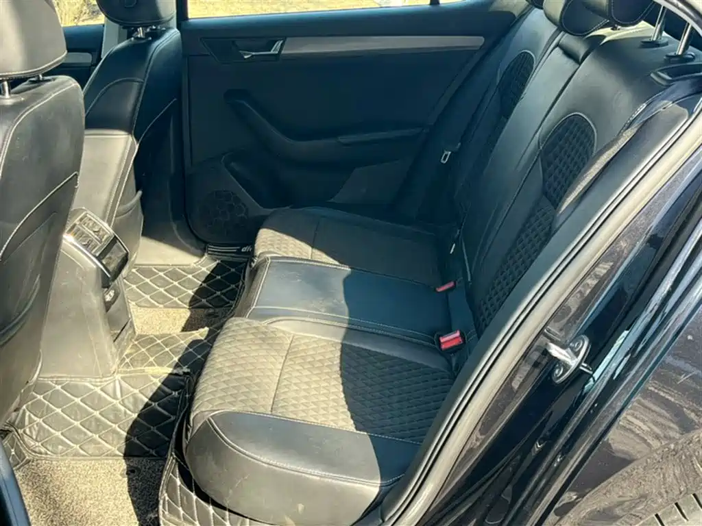 Škoda Superb 2018 TSI330 DSG Comfort Edition China V фото 14