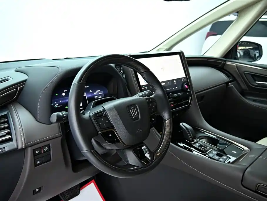 Toyota Vellfire 2024 Crown Hybrid 2.5L Executive Premium Edition фото 16