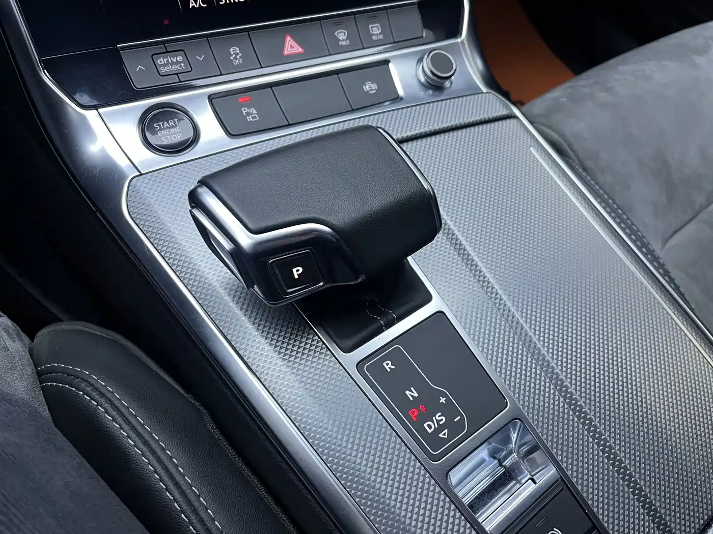 Audi A6L 2021 40 TFSI Luxury Sport фото 12