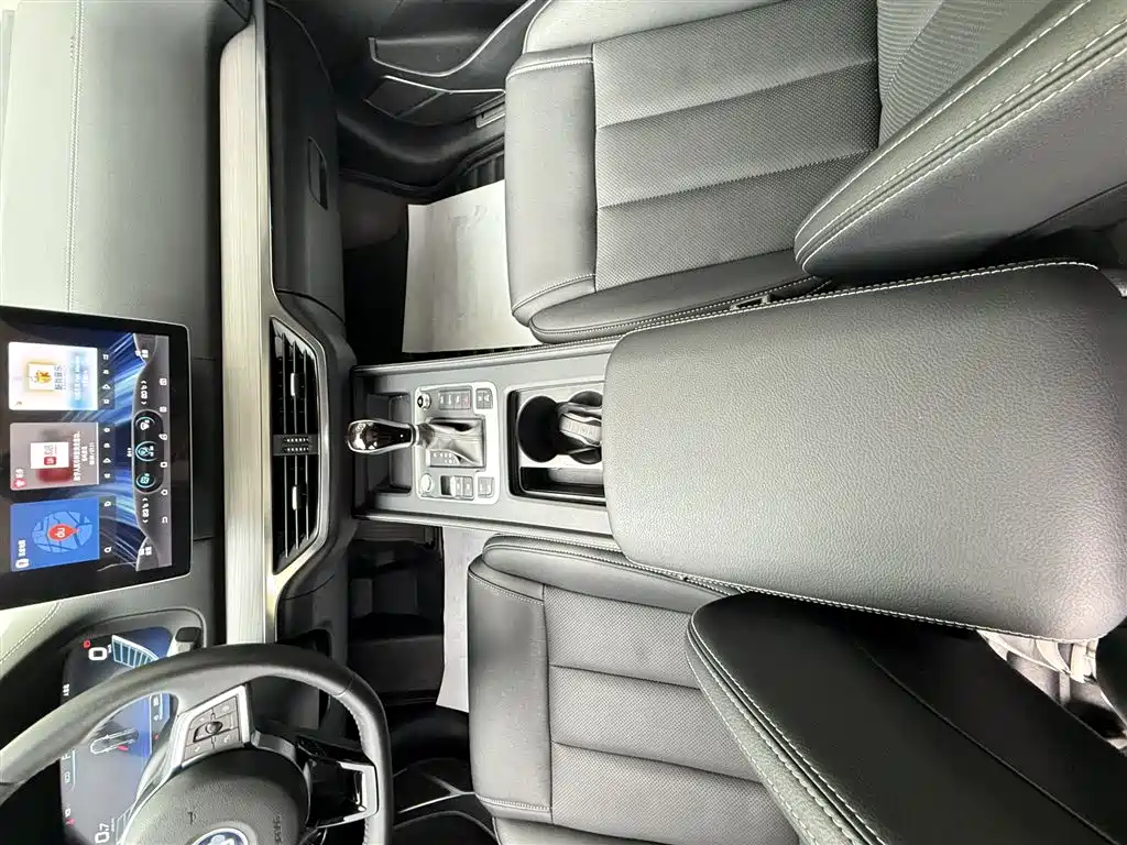 BYD Tang 2018 2.0T Automatic Smart Connection Honor Edition 7-Seater China V фото 19