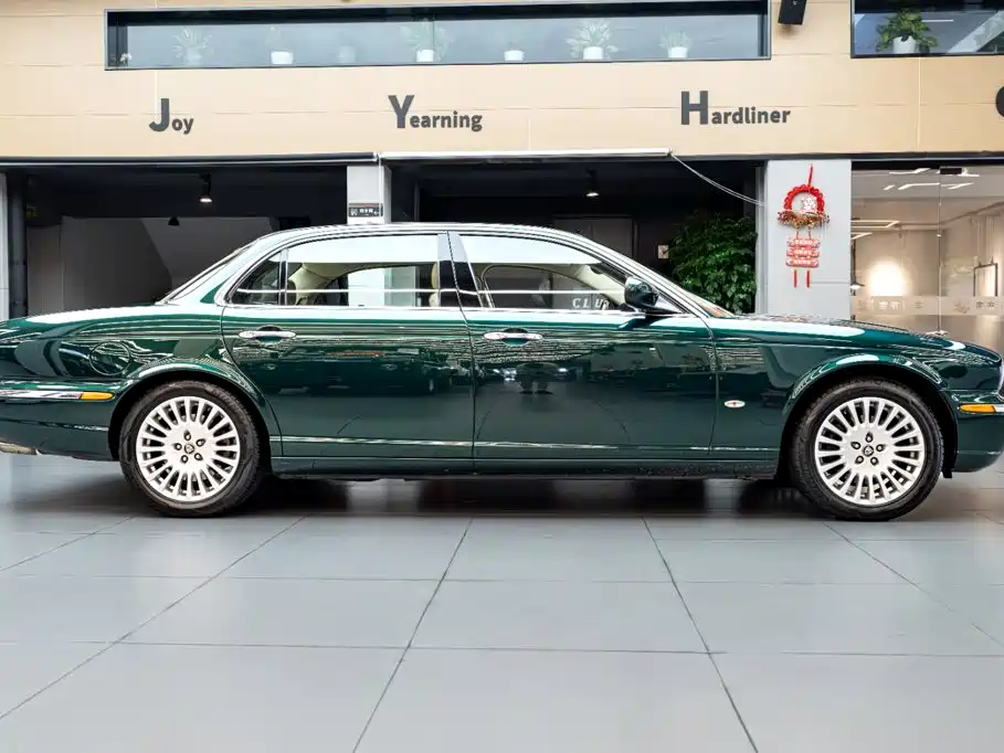 Jaguar XJ 2006 2005 Model XJ6L 3.0