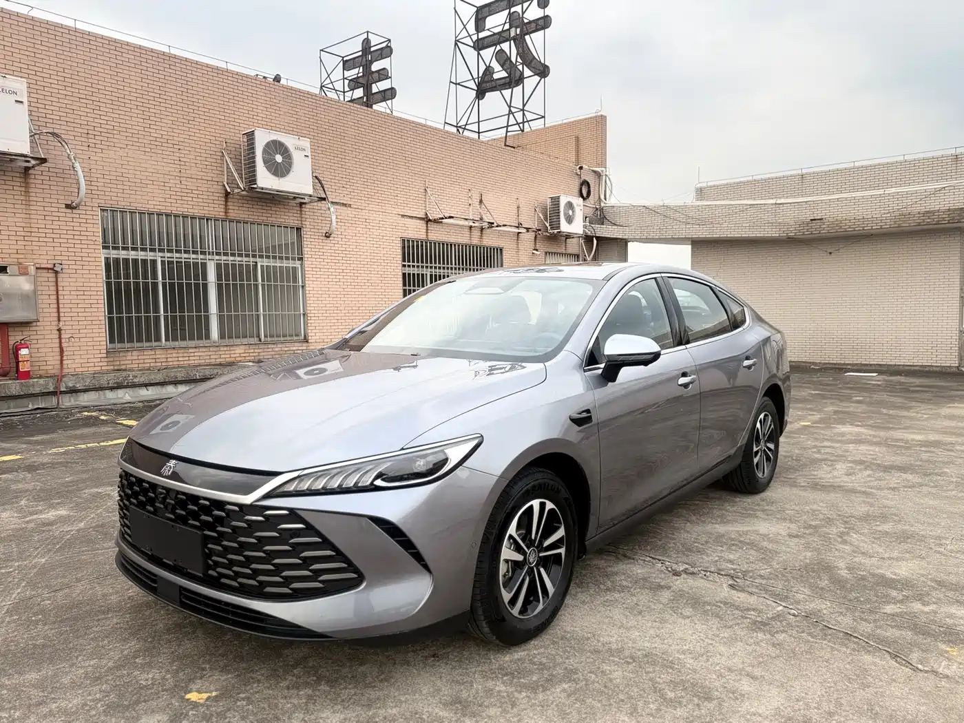 BYD Qin PLUS 2025 DM-i Smart Drive Edition 120KM Surpassing Type