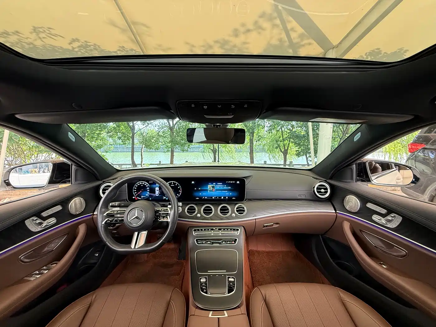 Photo 13 - Mercedes-Benz E-Class (Import)
