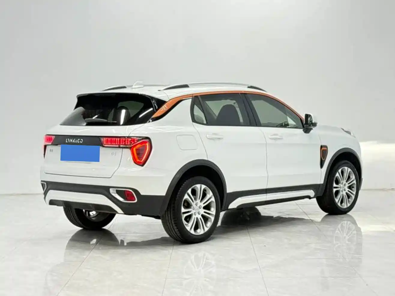 Lynk & Co 01 2019 2.0T 2WD Pro Edition China V фото 7