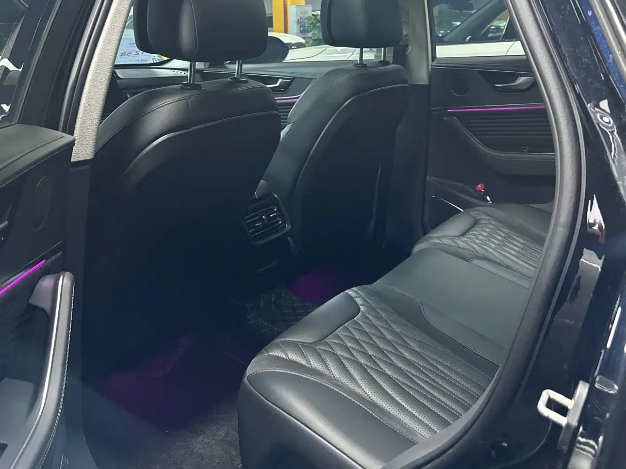 Hongqi HS5 2023 2.0T AWD Flag Pro 500,000 Units Commemorative Edition фото 9