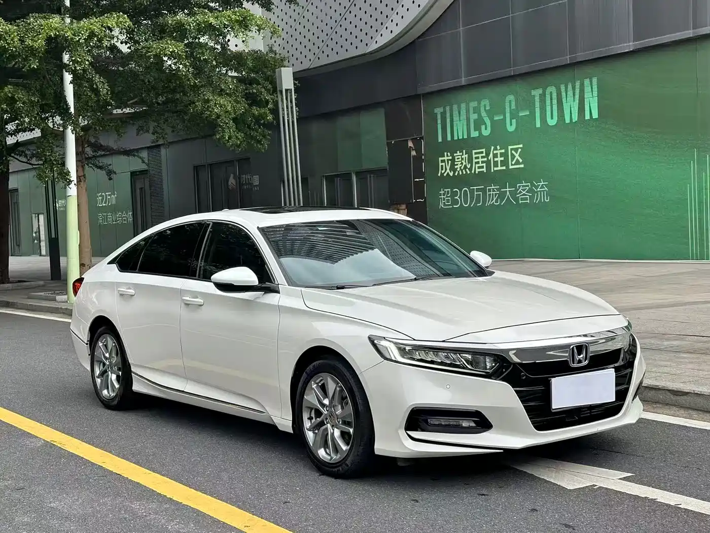 Honda Accord 2018 260TURBO Luxury Edition China VI фото 3