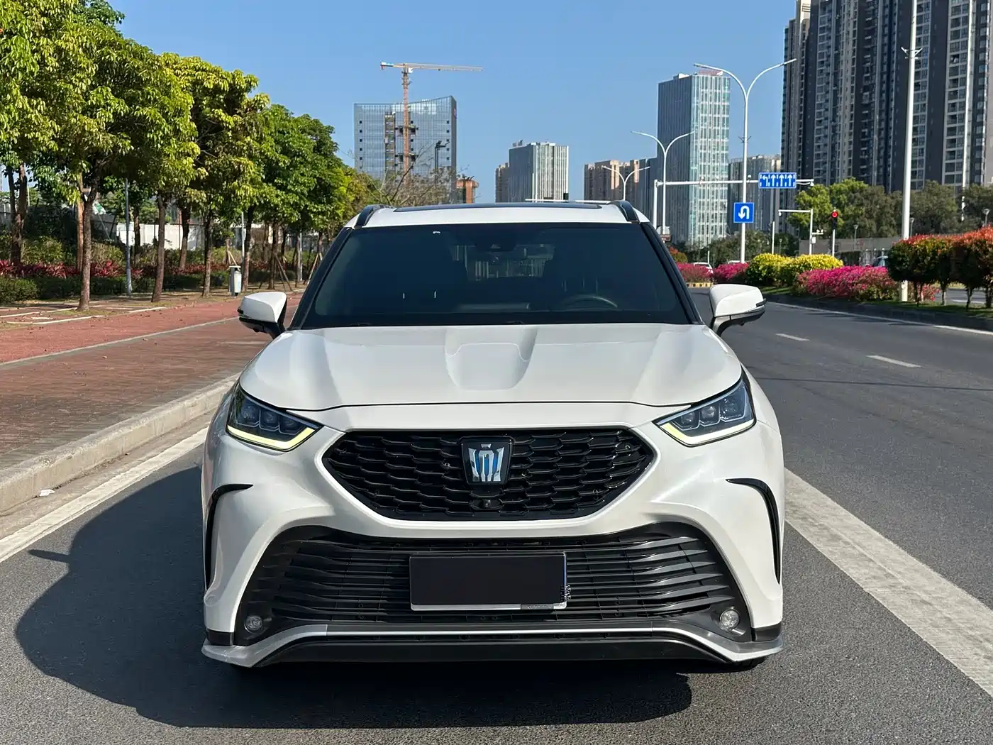 Toyota Crown Kluger 2022 2.5L HEV 4WD Luxury Edition фото 2