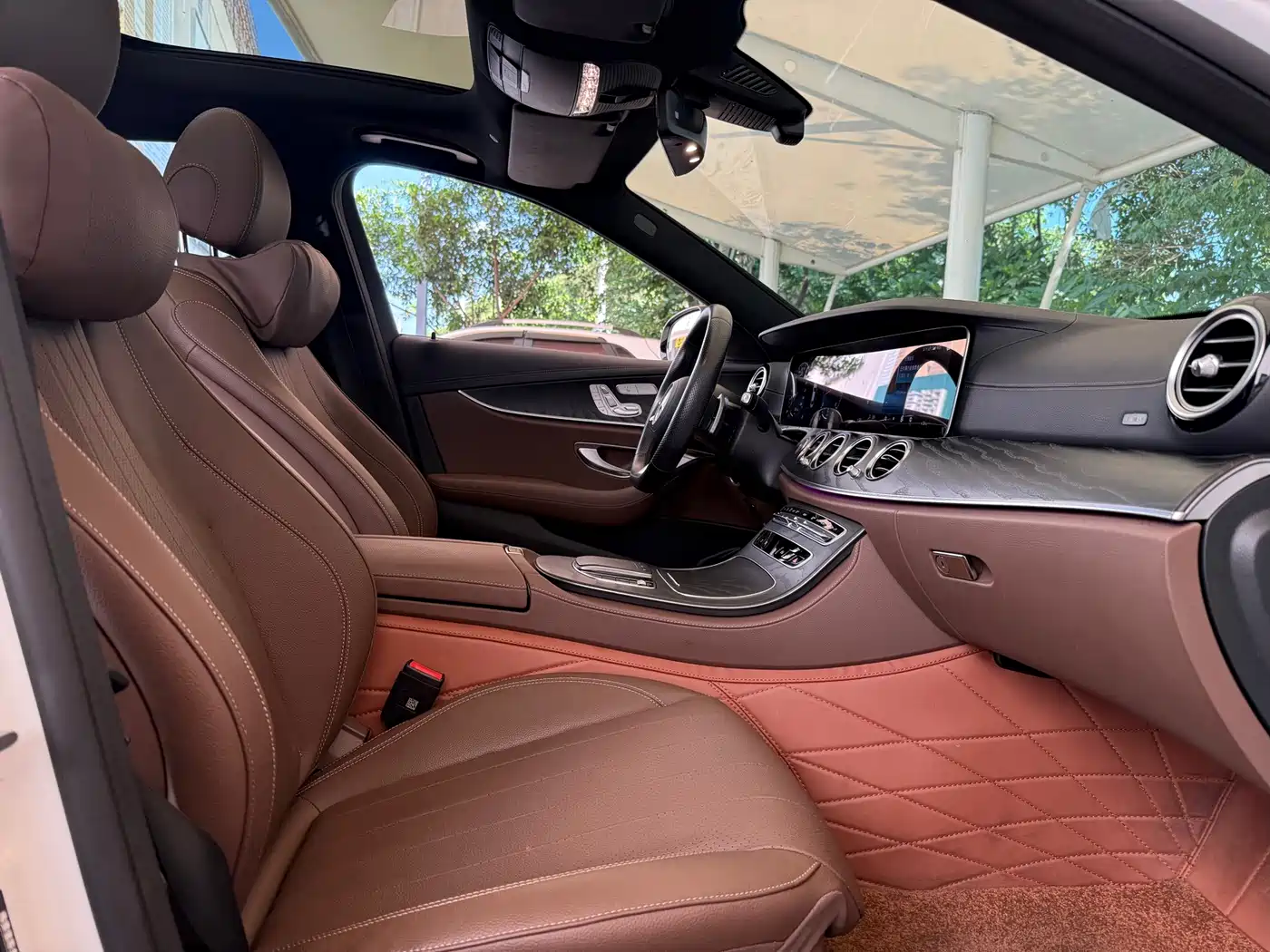 Photo 12 - Mercedes-Benz E-Class (Import)