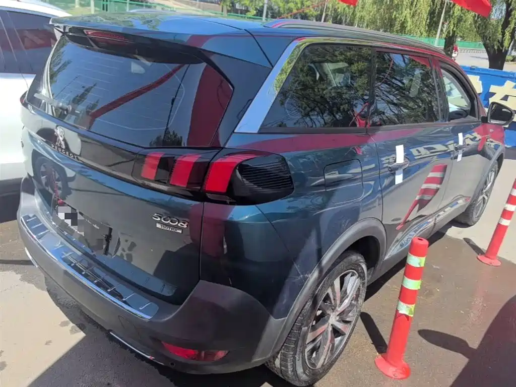 Peugeot 5008 2017 350THP 5-Seat Elite Edition фото 7
