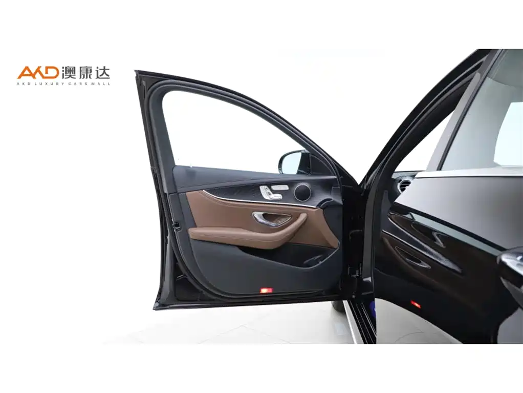Mercedes-Benz E-Class 2022 Model Facelift III E 300 L Sport Fashion фото 10