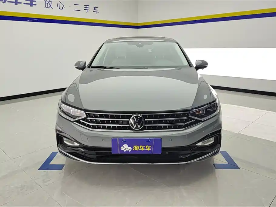 Volkswagen Magotan 2023 Model 2 Million Commemorative Edition 330TSI DSG Luxury фото 2