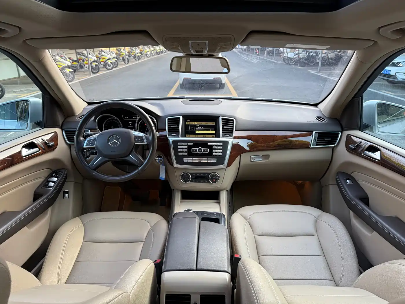 Mercedes-Benz M-Class 2012 Model ML 350 Luxury фото 9
