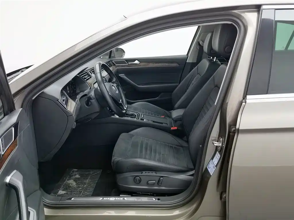 Volkswagen Magotan 2018 330TSI DSG Premium фото 10