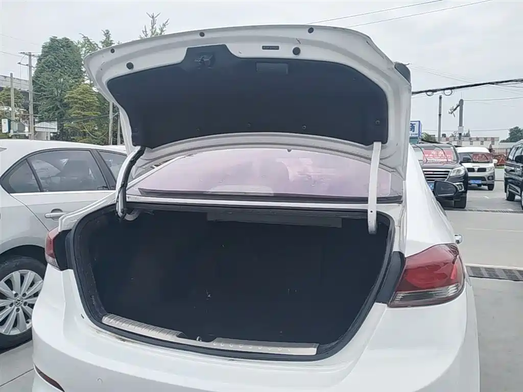 Hyundai Elantra 2016 Model 1.6L Automatic Smart Elite фото 19